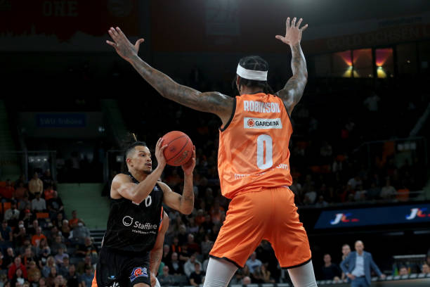 诉我们扎莱 诉我们扎莱