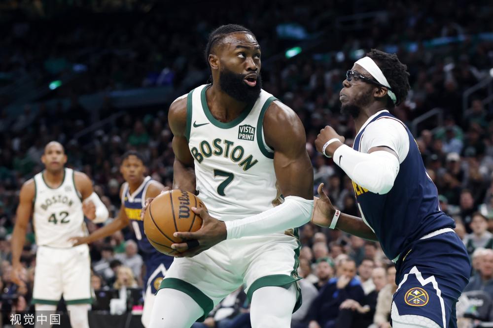 起跳瞬间的 起跳瞬间的